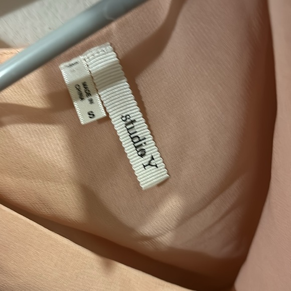 Studio y blouse - Picture 2 of 3